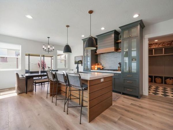 2049 S ROAN AVE, Saratoga Springs, UT 84045