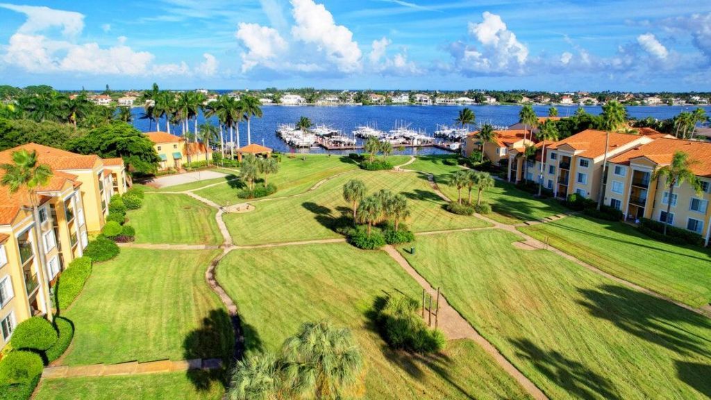 123 Yacht Club Way, Unit 307, Hypoluxo, FL 33462 Photo