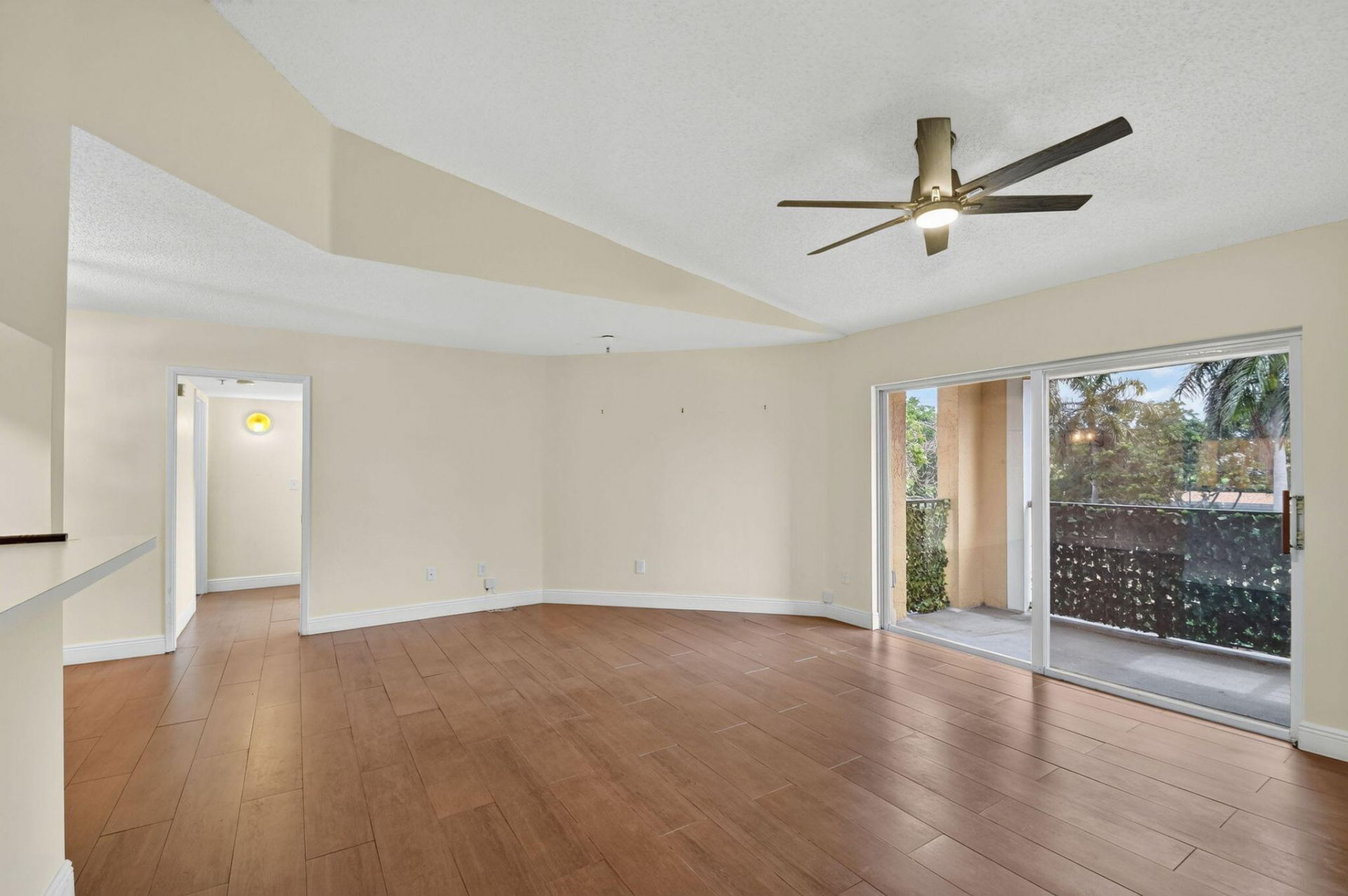 123 Yacht Club Way, Unit 307, Hypoluxo, FL 33462 Photo