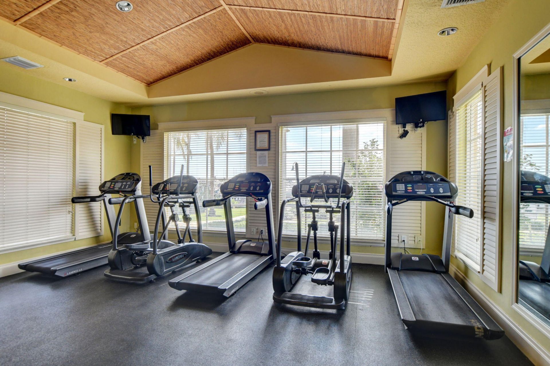 123 Yacht Club Way, Unit 307, Hypoluxo, FL 33462 Photo