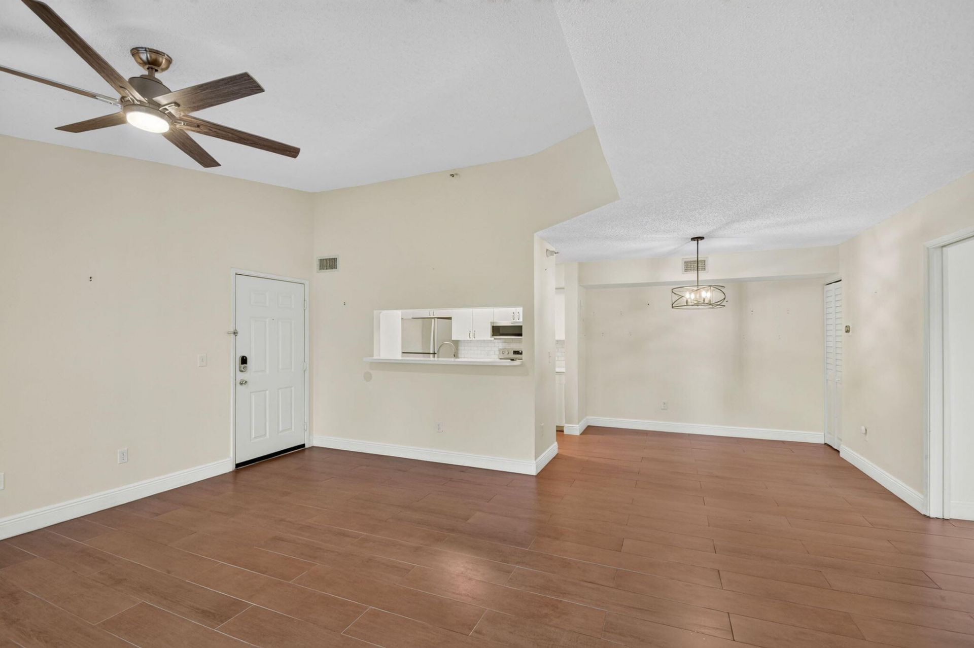 123 Yacht Club Way, Unit 307, Hypoluxo, FL 33462 Photo
