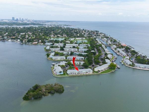 5282 BEACH DRIVE SE, Unit APT D, ST PETERSBURG, FL 33705