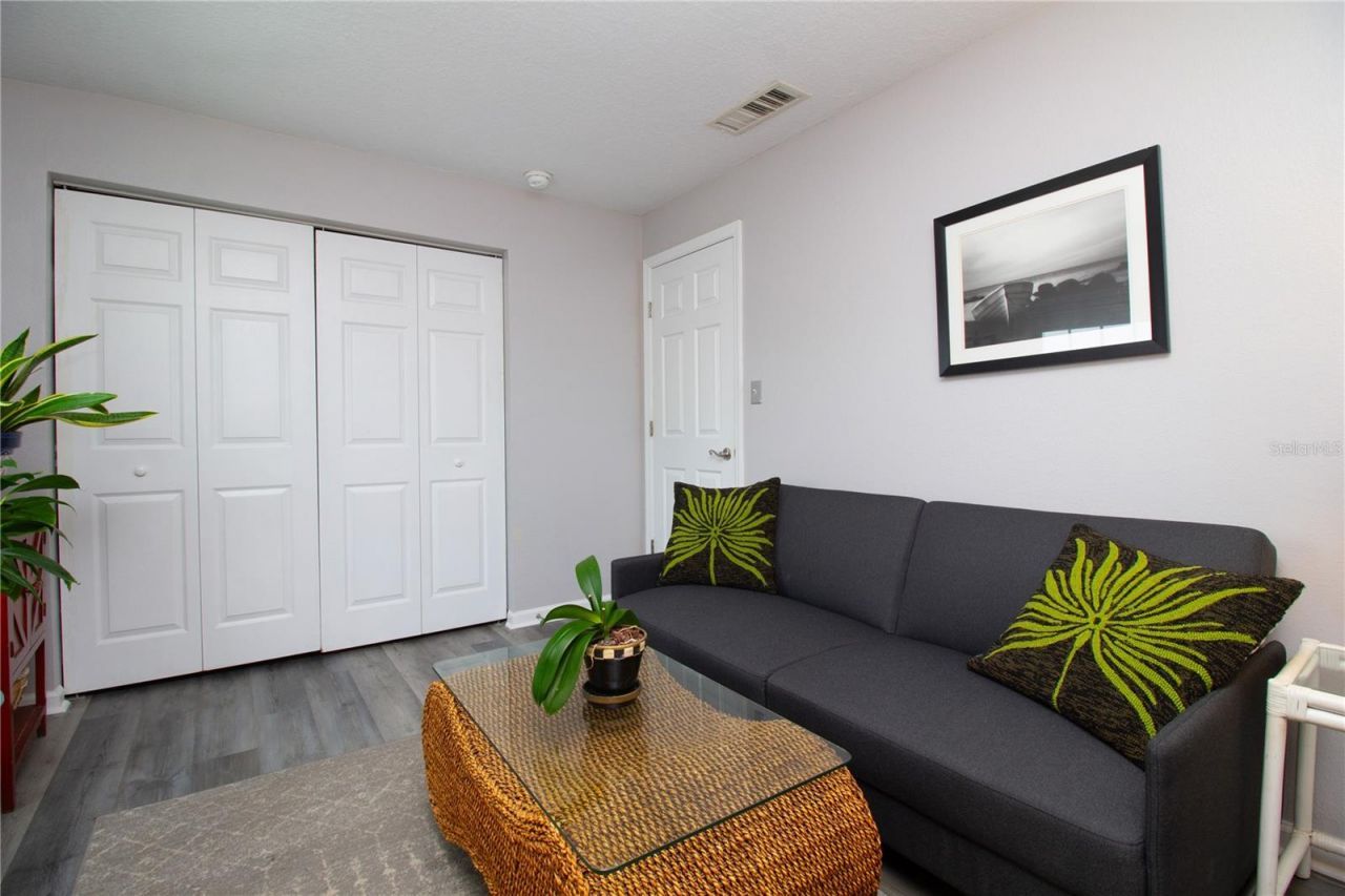 5282 Beach Drive Se, Unit APT D, Saint Petersburg, FL 33705 Photo