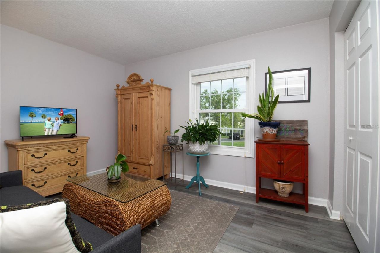 5282 Beach Drive Se, Unit APT D, Saint Petersburg, FL 33705 Photo