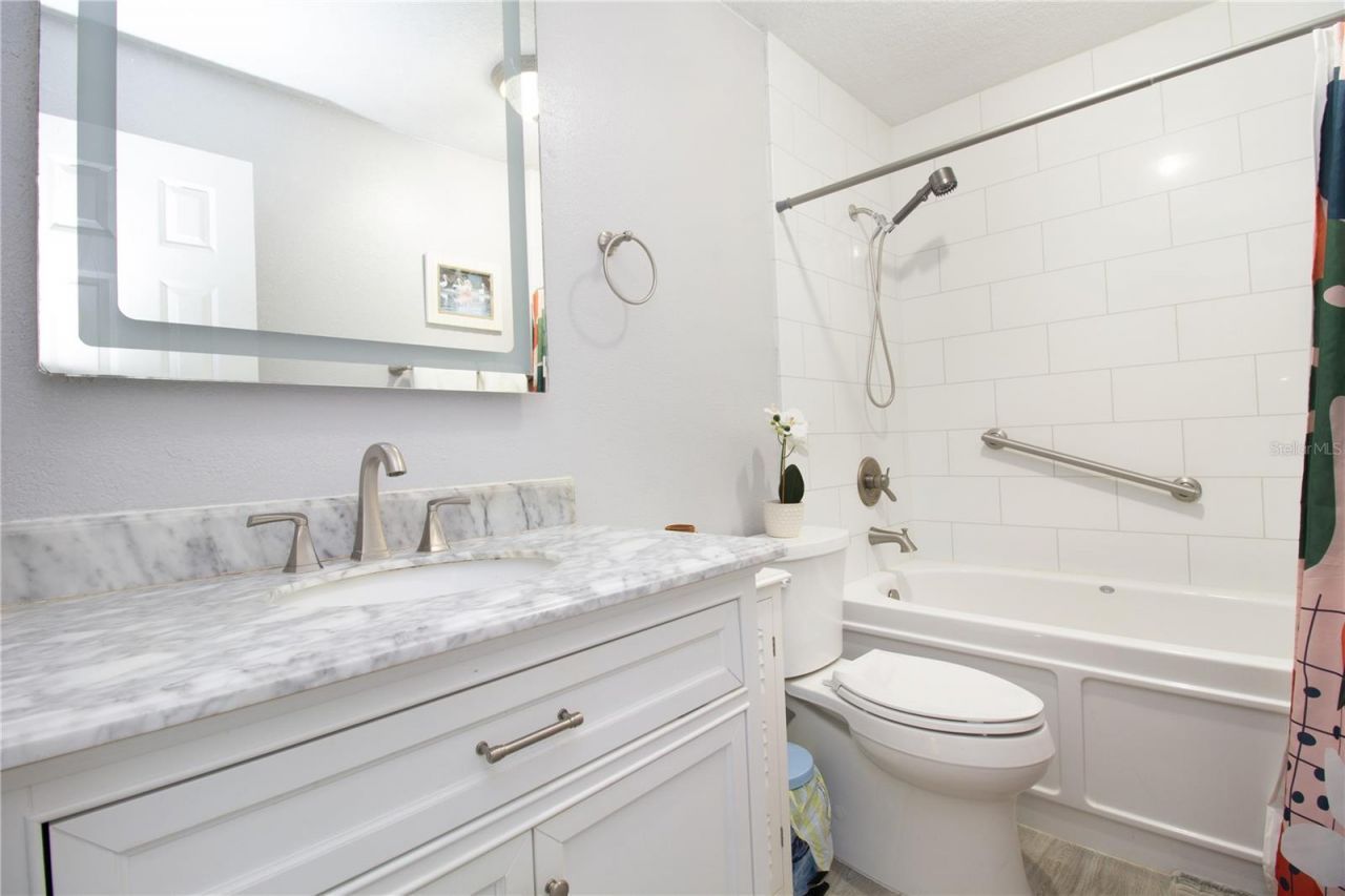 5282 Beach Drive Se, Unit APT D, Saint Petersburg, FL 33705 Photo