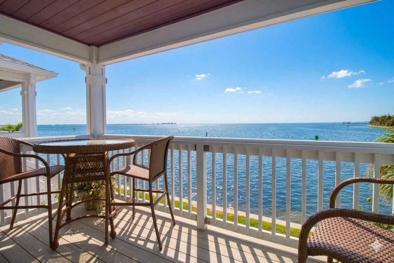 5282 Beach Drive Se, Unit APT D, Saint Petersburg, FL 33705 Photo