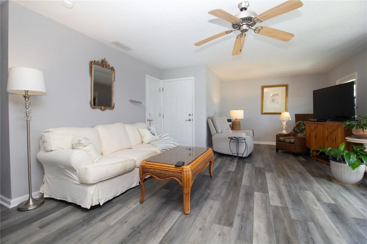 5282 Beach Drive Se, Unit APT D, Saint Petersburg, FL 33705 Photo