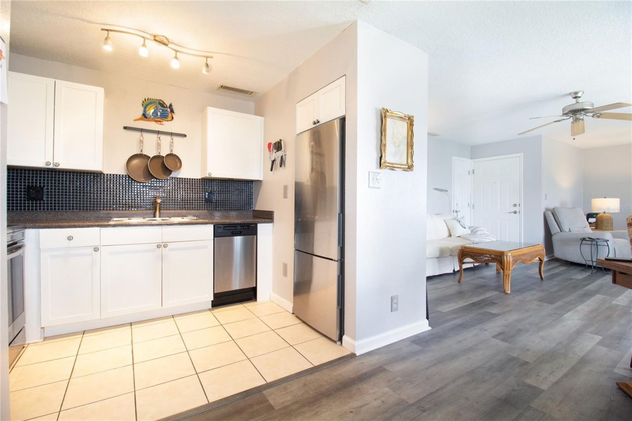 5282 Beach Drive Se, Unit APT D, Saint Petersburg, FL 33705 Photo