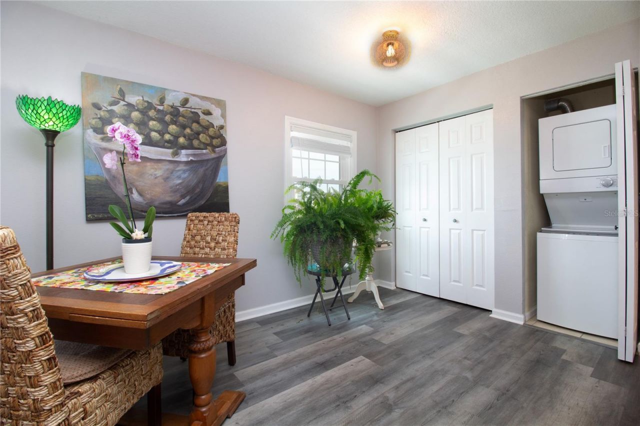 5282 Beach Drive Se, Unit APT D, Saint Petersburg, FL 33705 Photo