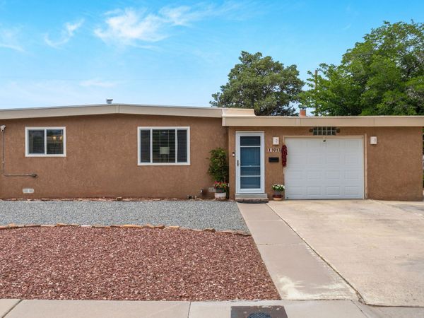 1013 Indiana Street SE, Albuquerque, NM 87108