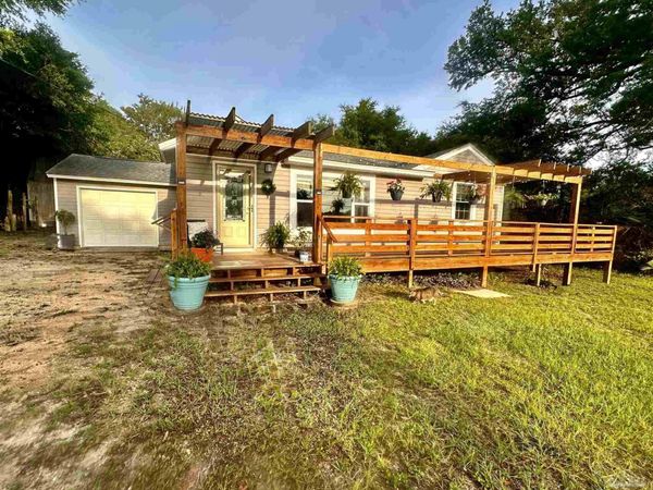 503 Mandalay Dr, Pensacola, FL 32507