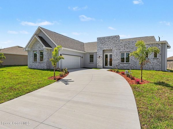 2062 SW O'Connel Avenue , Palm Bay, FL 32908