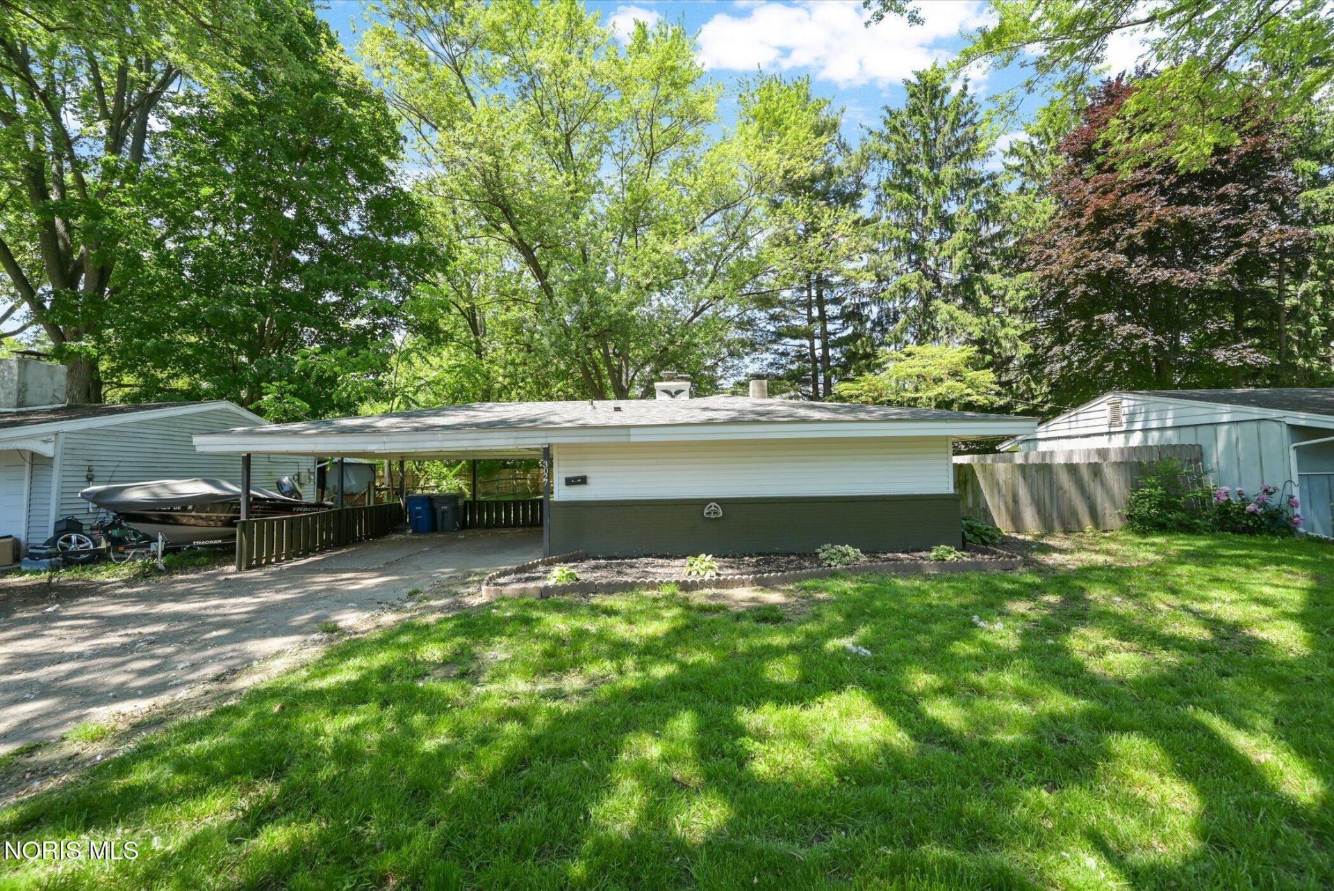 3027 Wicklow Road, Toledo, OH 43606 Main Photo