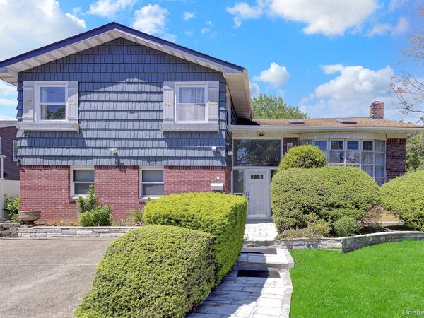 211 Cantiague Rock Road , Westbury, NY 11590