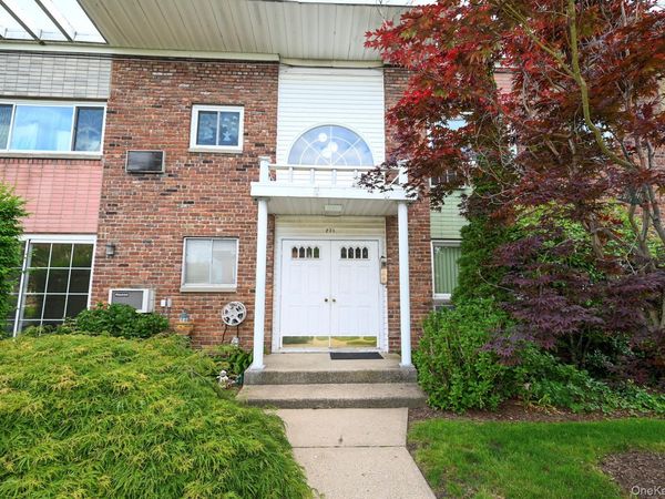 271 N Newbridge Road , Unit 2C, Levittown, NY 11756