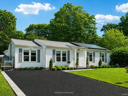 11 Centerview Trail Ridge, NY 11961