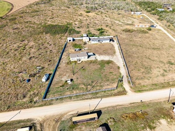 664 County Road 483, Nixon, TX 78140