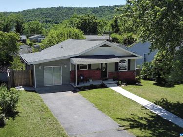 604 MARKET ST, Waynesboro, VA 22980