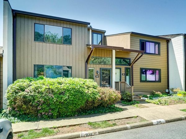 239 HARVEST DR, Charlottesville, VA 22903