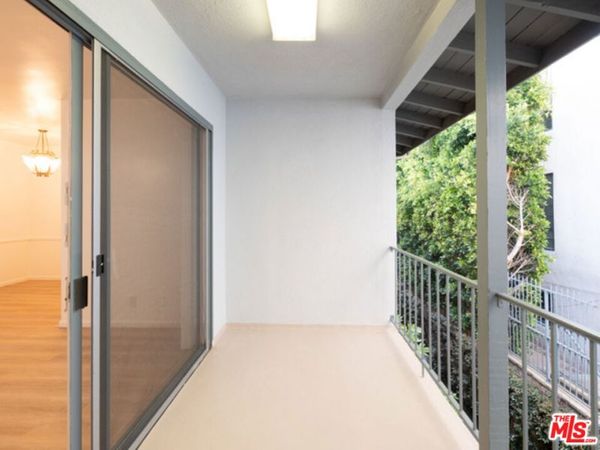 422 Arnaz Drive, Unit 7, Los Angeles, CA 90048
