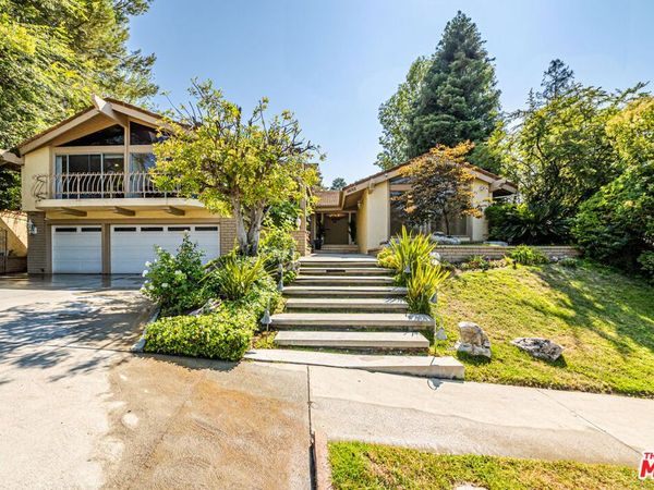 18022 Lake Encino Drive, Encino, CA 91316