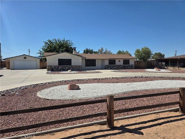 13881 Jicarilla Road, Apple Valley, CA 92307