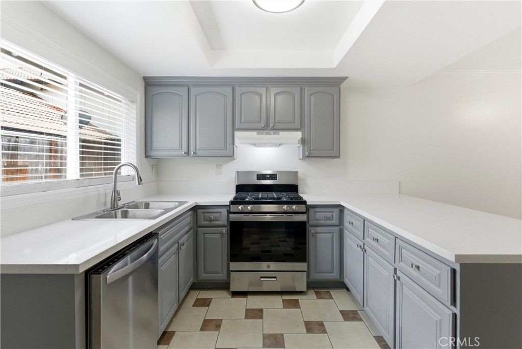 7082 Heil Ave, Unit 1, Huntington Beach, CA 92647 Main Photo