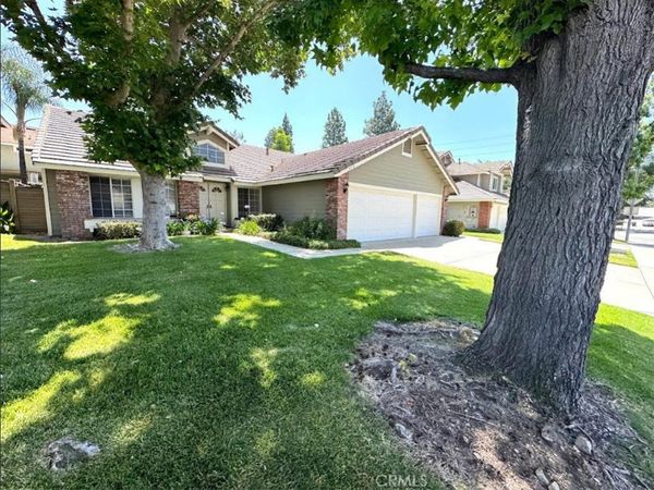 910 N Walnut Avenue , San Dimas, CA 91773