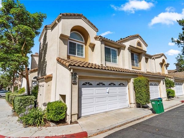 166 Almador, Irvine, CA 92614