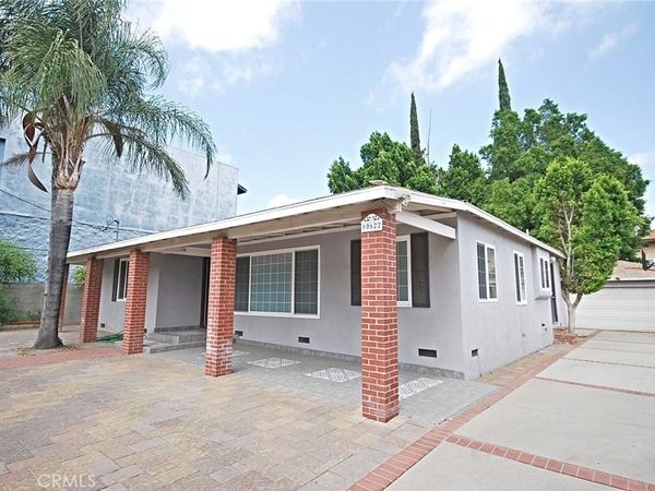 10622 Zelzah Avenue , Granada Hills, CA 91344