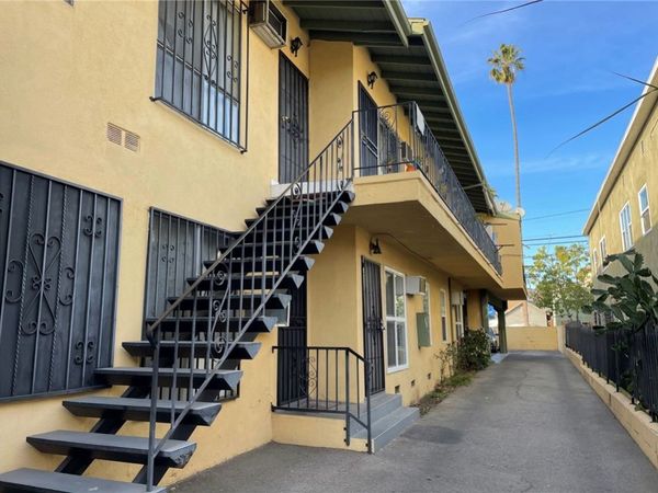 5753 Lexington Avenue, Los Angeles, CA 90038