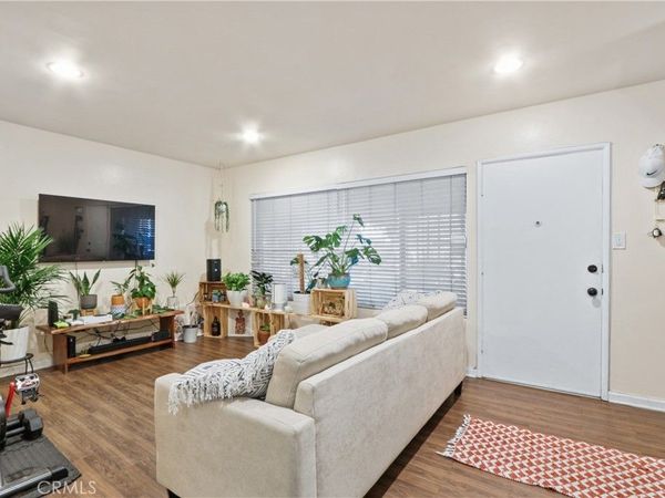 939 E Appleton Street , Unit 25, Long Beach, CA 90802