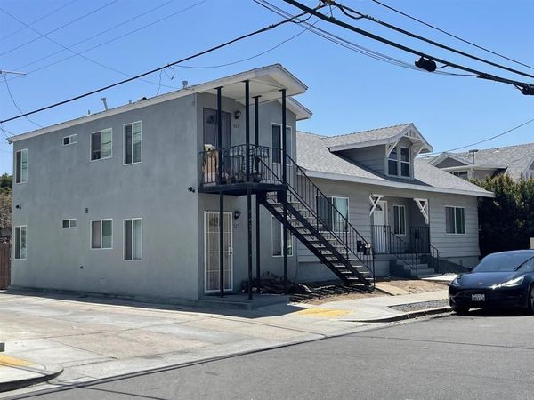 527 Dewey Street , San Diego, CA 92113