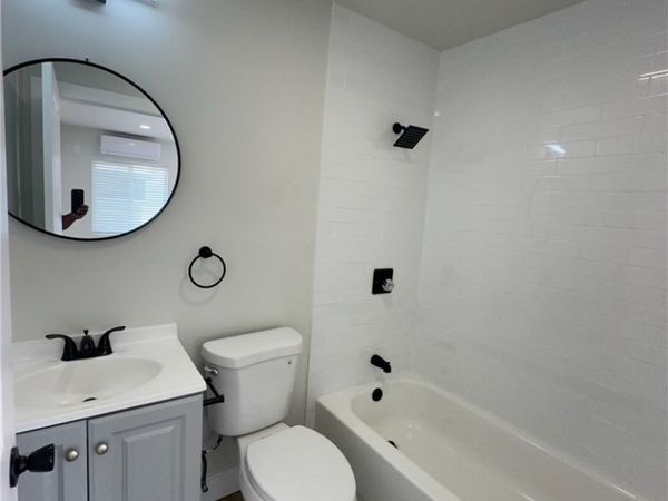 8939 Elizabeth , Unit E, South Gate, CA 90280