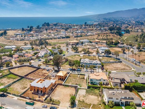 526 Frontera Drive, Pacific Palisades, CA 90272