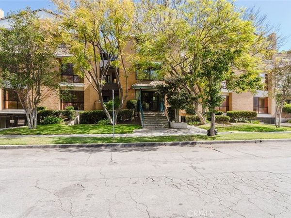 413 Hawthorne Street, Unit 206, Glendale, CA 91204