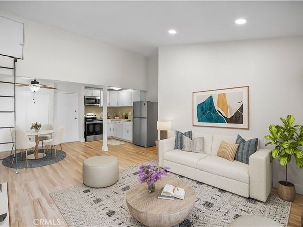21801 Roscoe, Unit 206, Canoga Park, CA 91304