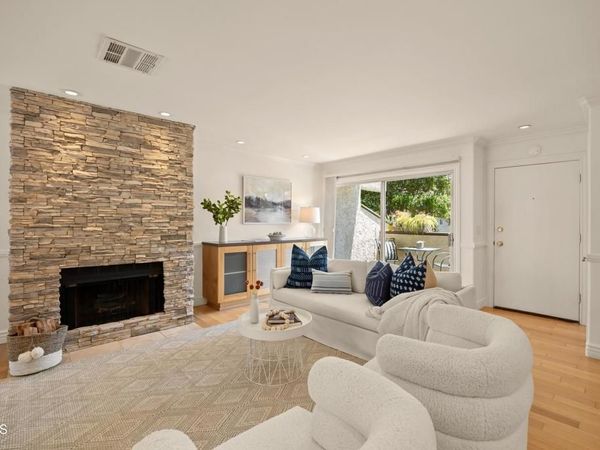 699 County Square Drive, Unit 5, Ventura, CA 93003