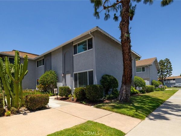 9717 Pettswood #6 Drive, Huntington Beach, CA 92646
