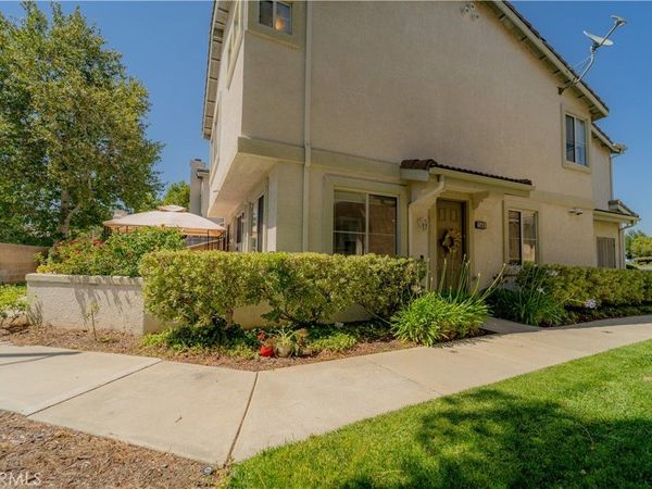 25409 Holly Beach Drive, Saugus, CA 91350