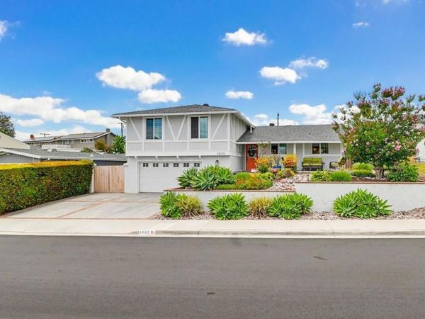 6880 Wallsey Drive, San Diego, CA 92119