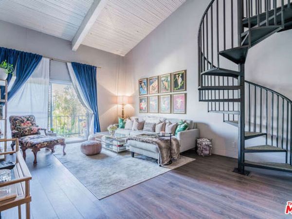 5460 White Oak Avenue, Unit E324, Encino, CA 91316