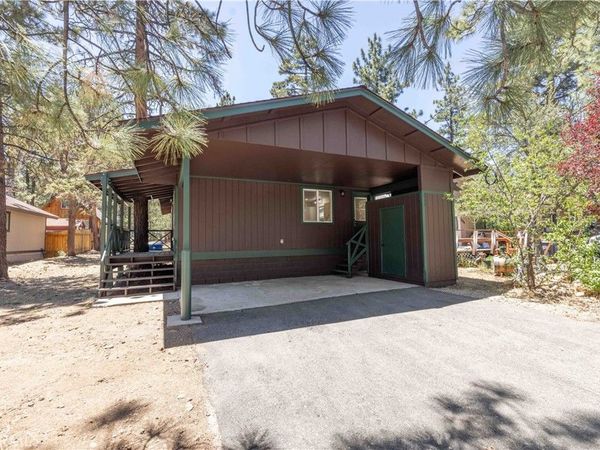 448 Victoria Lane , Sugarloaf, CA 92386