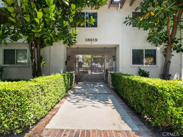18619 Collins , Unit F30, Tarzana, CA 91356