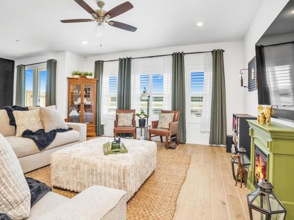 7436 Musa Grove Avenue, Bakersfield, CA 93313