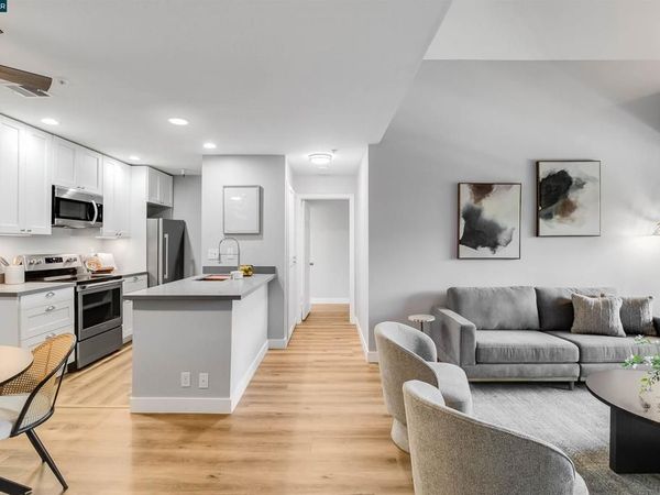 3173 Wayside Plaza, Unit 301, Walnut Creek, CA 94597