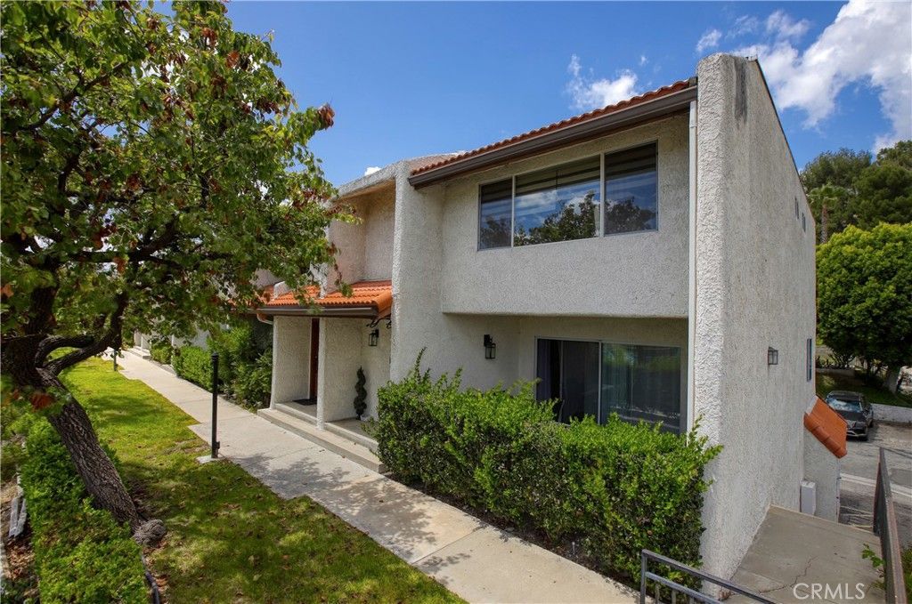 9560 Via Bernardo, Burbank, CA 91504 Main Photo