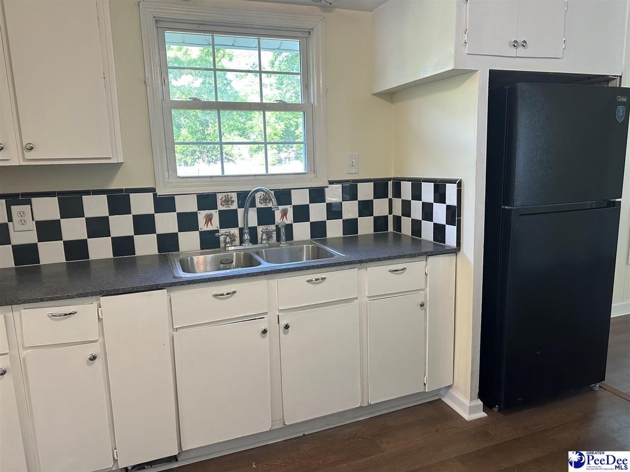 111 C Avenue Photo 6