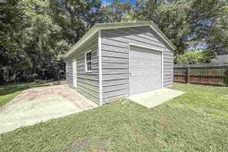 1611 Linden Drive photo 4