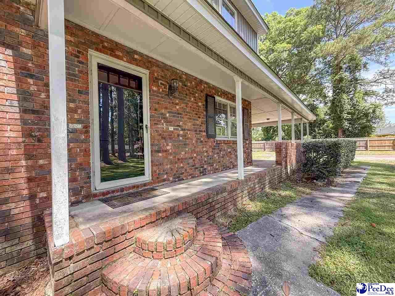 1611 Linden Drive Photo 6